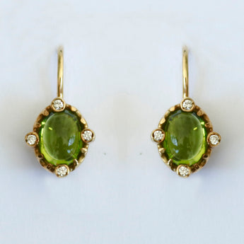 14KT GEELGOUDEN OORBELLEN MET GROENE OVALE PERIDOT & 4 BRILJANTJES